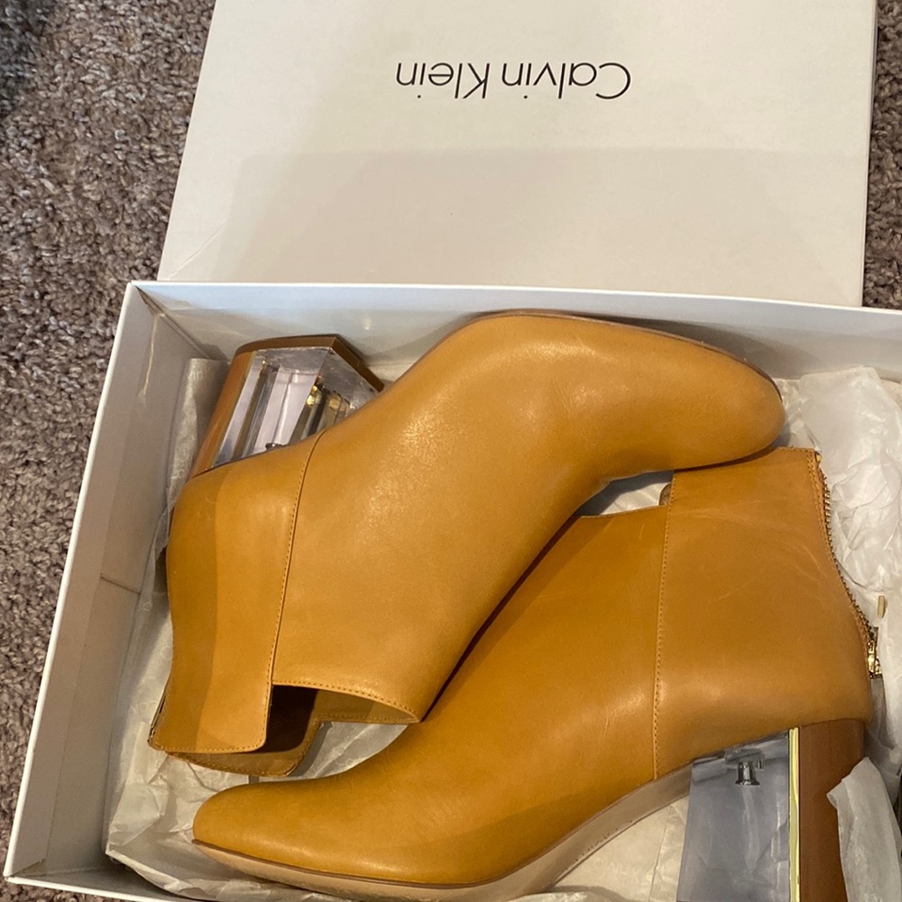 Calvin Klein Lorah Luxor Ankle Boots
